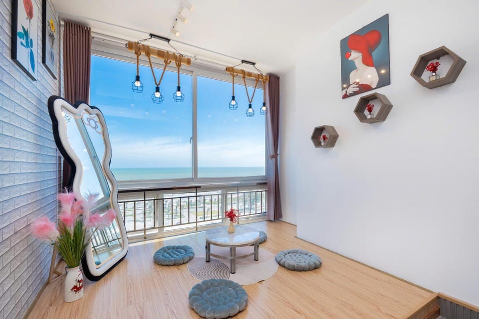 Natural landscape, View (from property/room), Decorative detail, Beach, Sea view
