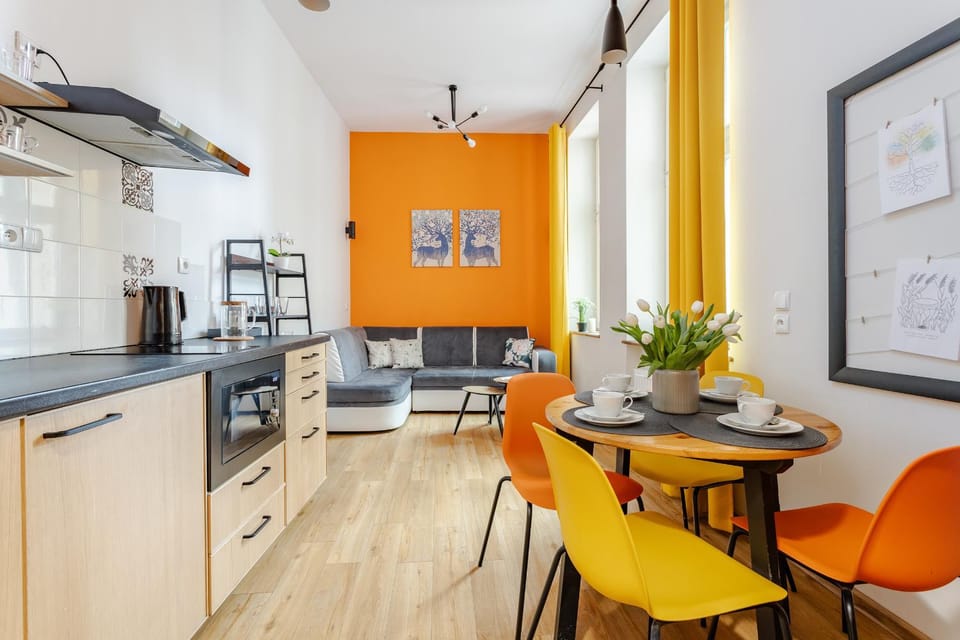 Living room, Seating area, Dining area, minibar, stove