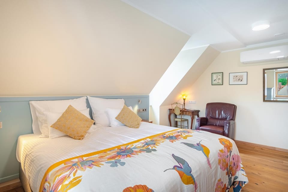 Hotel Maroggo Schenke Fränkisches Wirtshaus am Main Hotel in Veitshöchheim