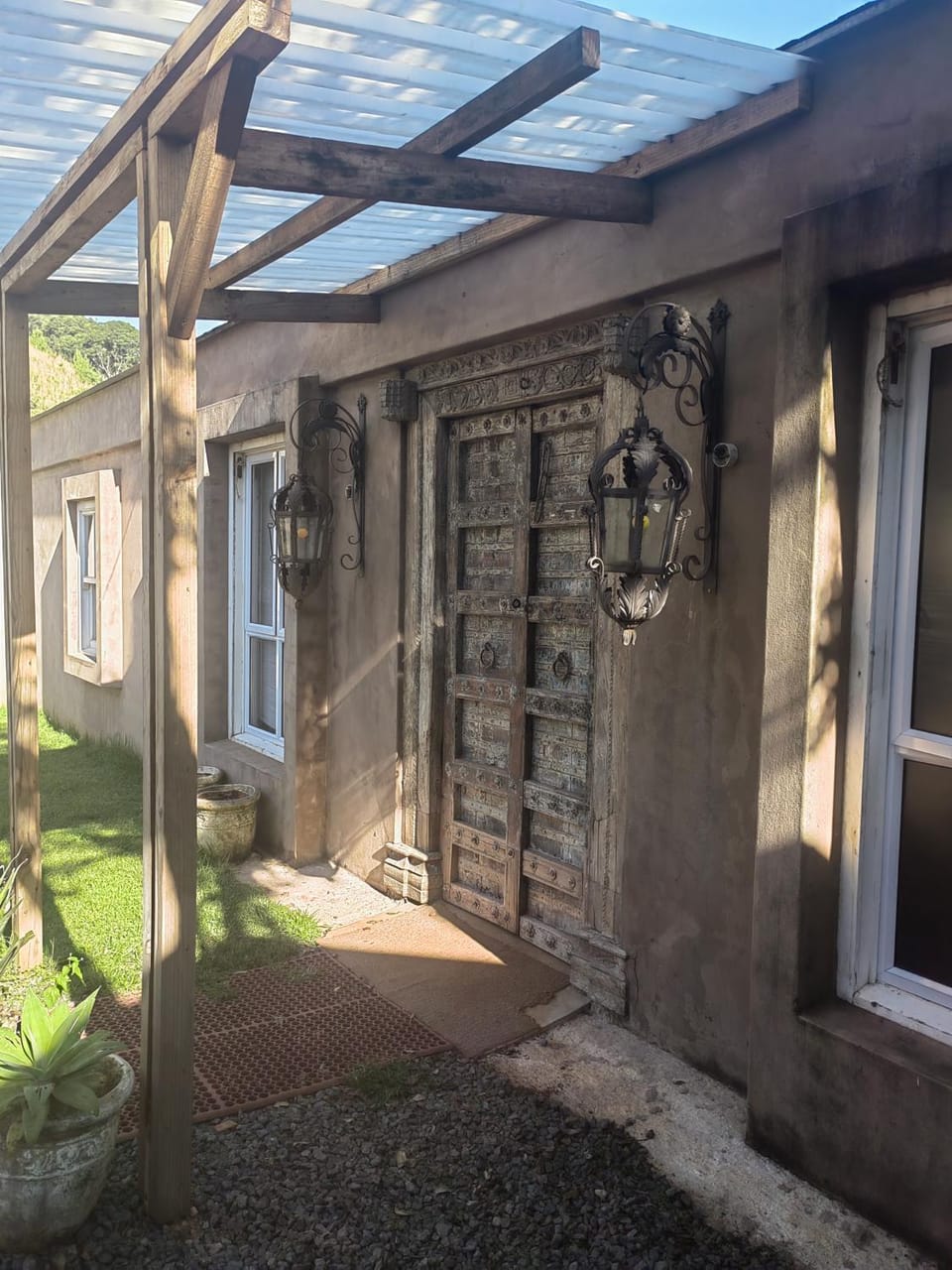 Property building, Facade/entrance, Day, Garden, Garden view