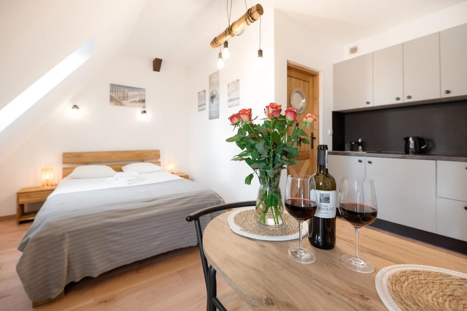 Bed, Kitchen or kitchenette, Photo of the whole room