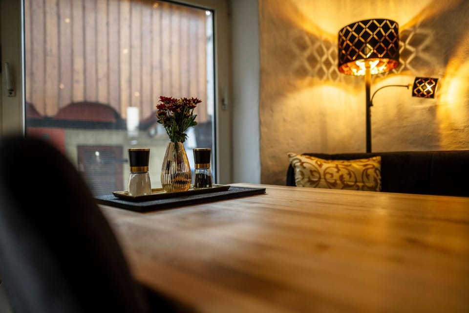 Dining area, Food