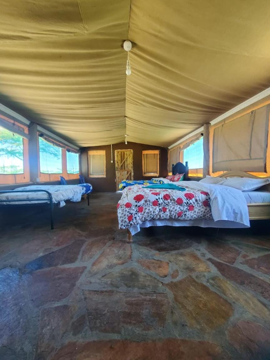 Nyakulo safari camp Bed and Breakfast in Kenya
