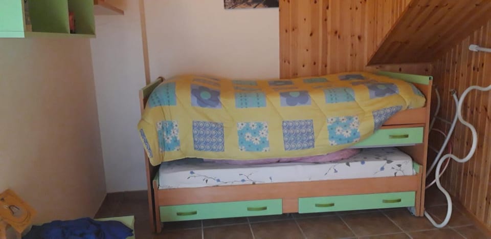 bunk bed