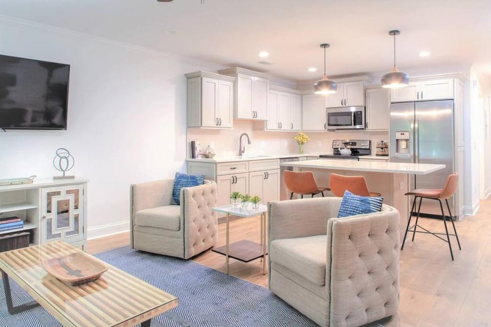 Kitchen or kitchenette, Living room