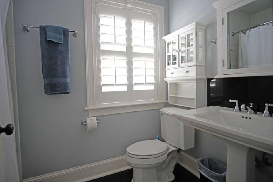 Hamilton Carriage A - Amazing Location, Courtyard House in Savannah