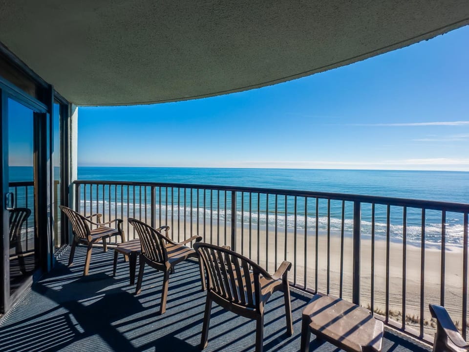 Direct Oceanfront 3 bedroom Condo - Compass Cove Mariner Tower 1415 House in Myrtle Beach