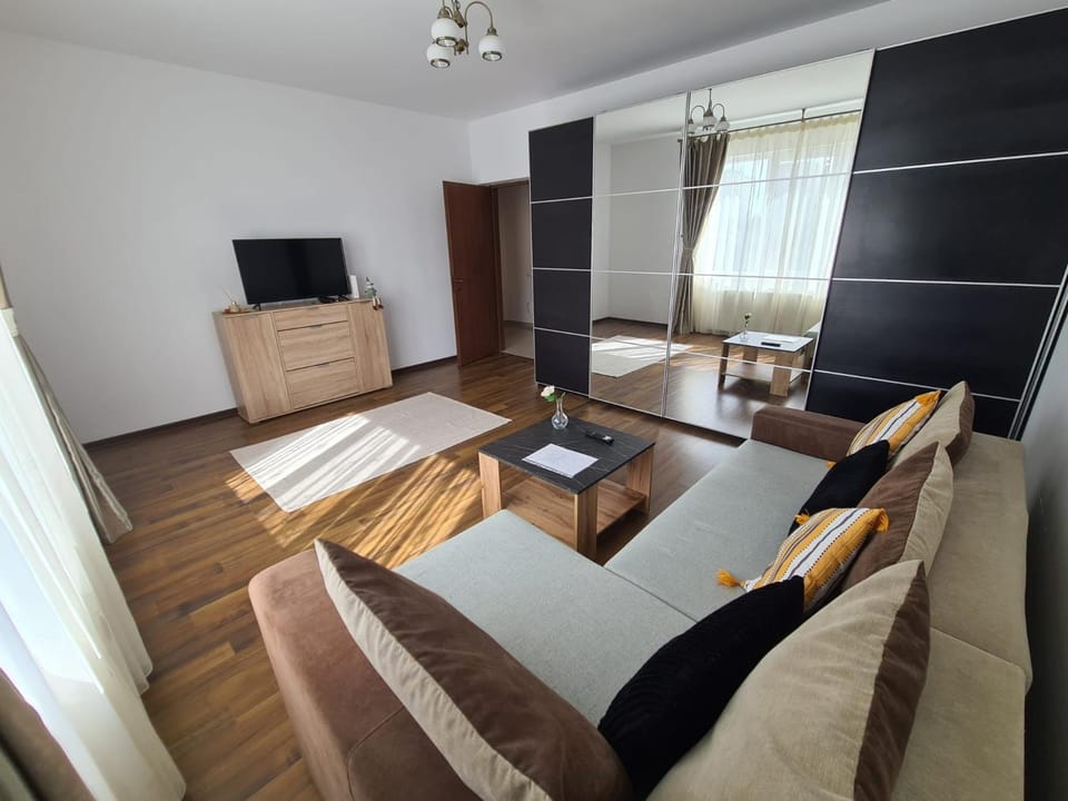 Communal lounge/ TV room, Bed, TV and multimedia, Living room, Seating area, Evening entertainment, heating, internet, air conditioner