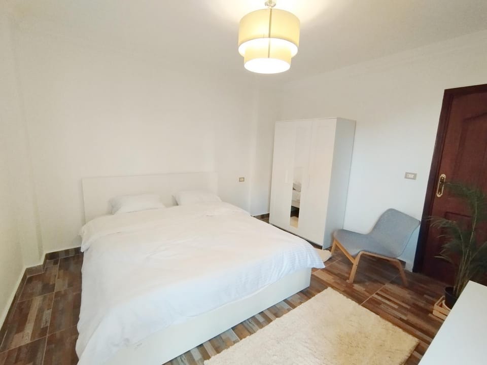 white Bear royal Apartment in Cairo Governorate