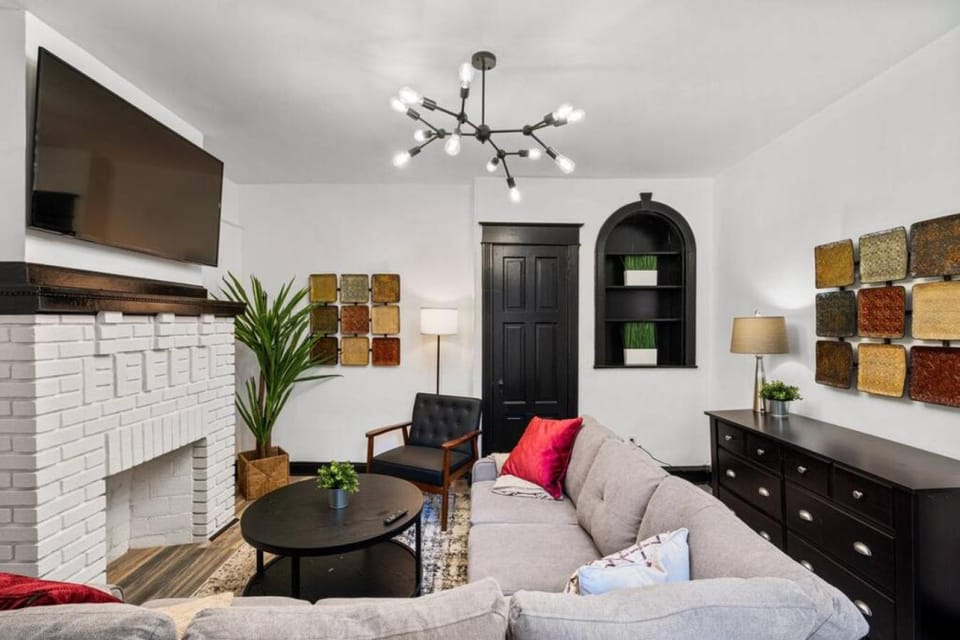 TV and multimedia, Living room, Seating area