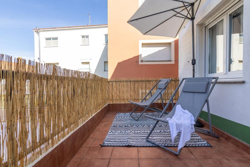Balcony/Terrace, sunbed