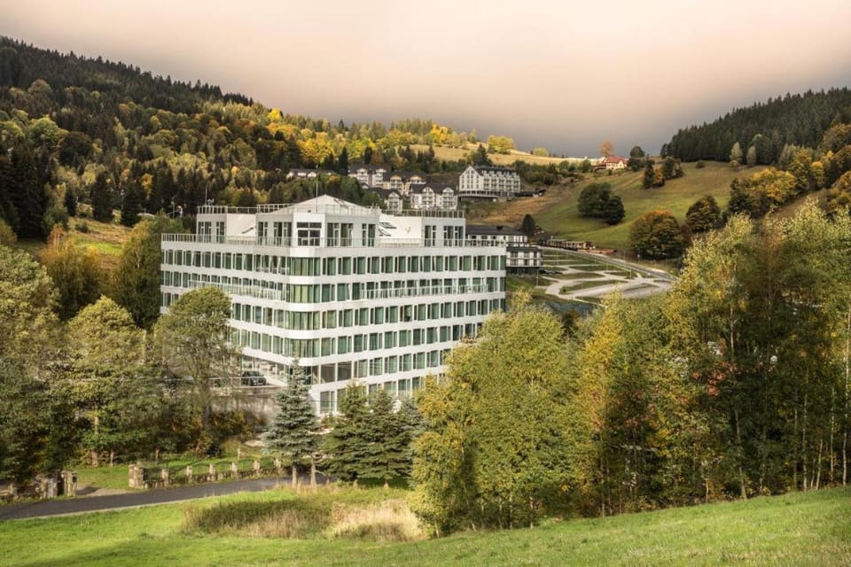Property building, Nearby landmark, Spring, Day, Natural landscape, Mountain view