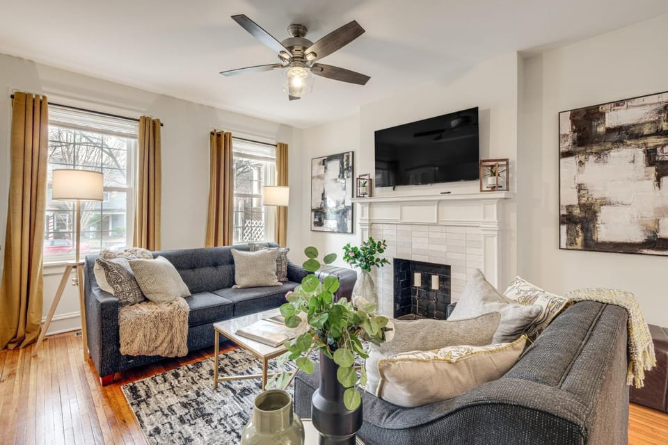 Walk to Byrd Park! Sleek Extended Escape w/ Patio House in Richmond