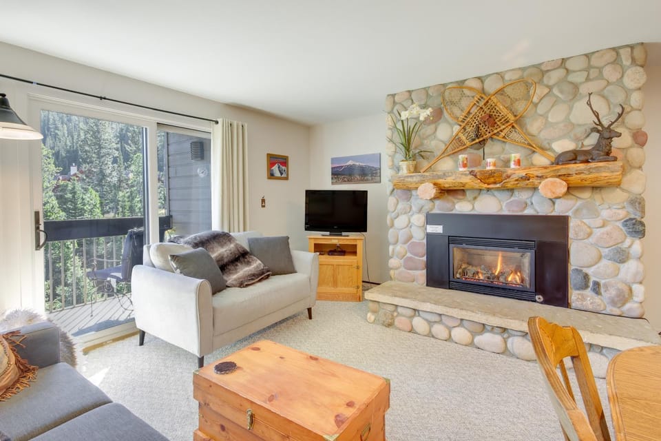 Cozy Condo w/ Balcony - Near Big Sky Resort! House in Big Sky