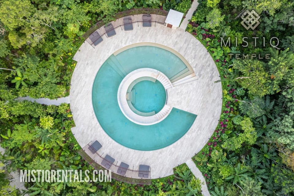 Bird's eye view, Pool view