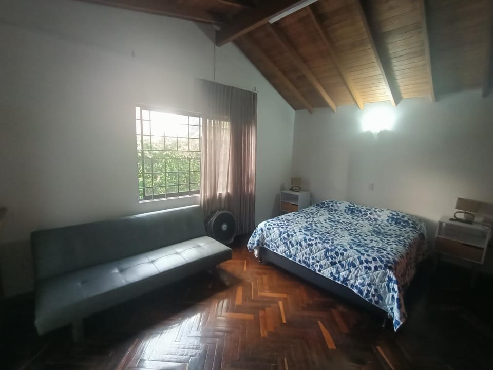 Casa Campestre con terraza para 10 Poblado S Lucas 108 House in Envigado