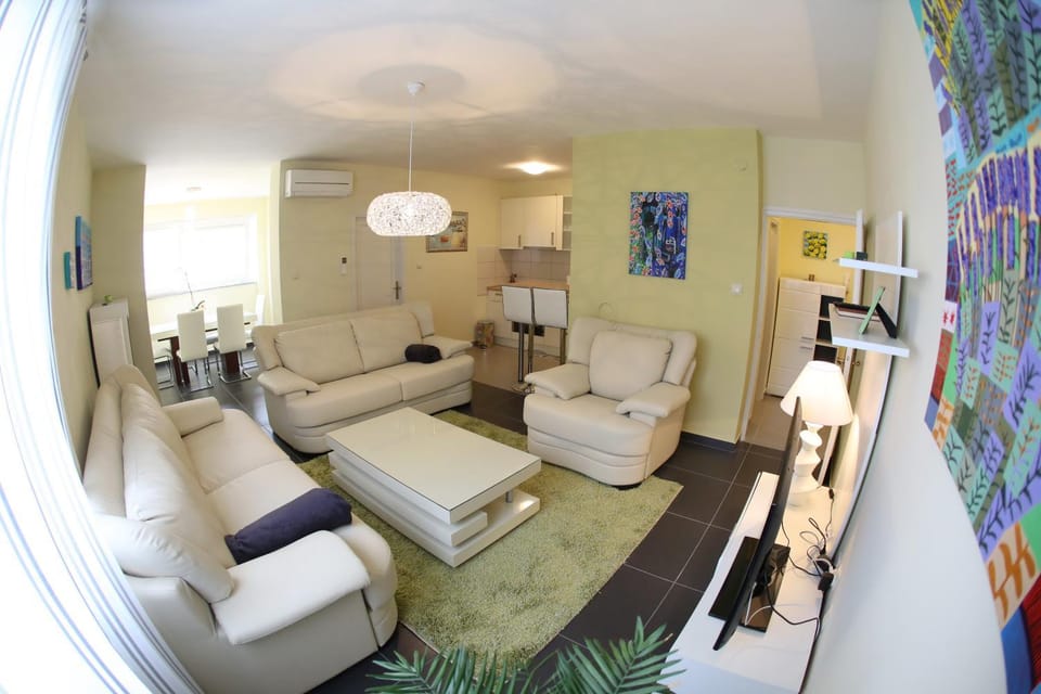 Bird's eye view, Living room, Photo of the whole room