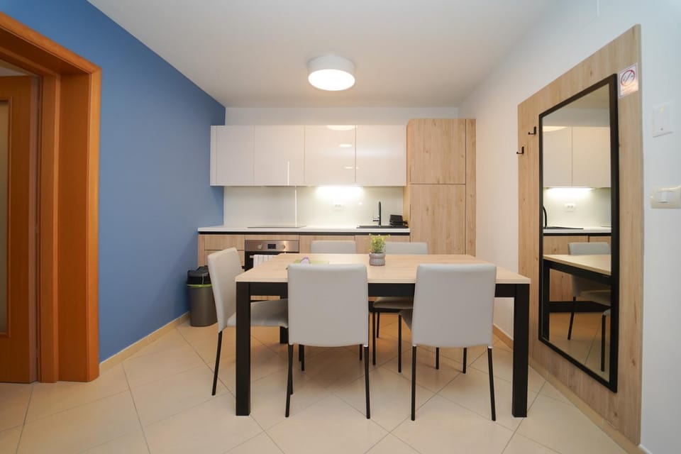 Garden Palace Pool Deluxe Apartment Apartment in Istria County