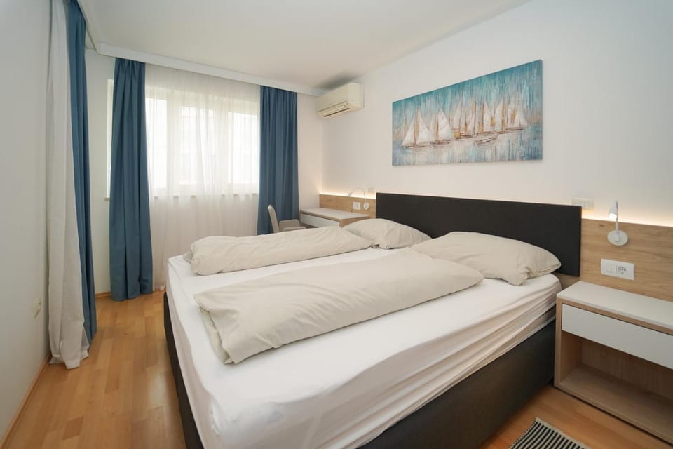 Garden Palace Pool Deluxe Apartment Apartment in Istria County