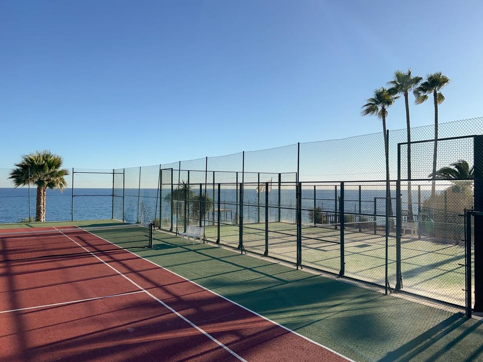 Balcony/Terrace, Tennis court, Sports