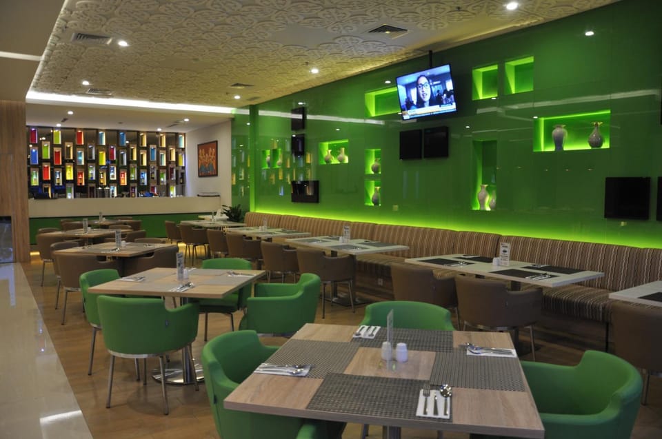 Restaurant/places to eat, Restaurant/places to eat
