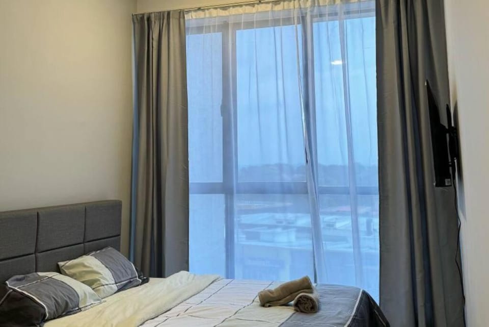 Cozy Sky Trees Bukit Indah Netflix and Amenities B06 Apartment in Johor Bahru
