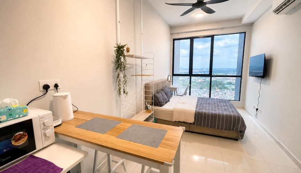 Cozy Sky Trees Bukit Indah Netflix and Amenities B06 Apartment in Johor Bahru