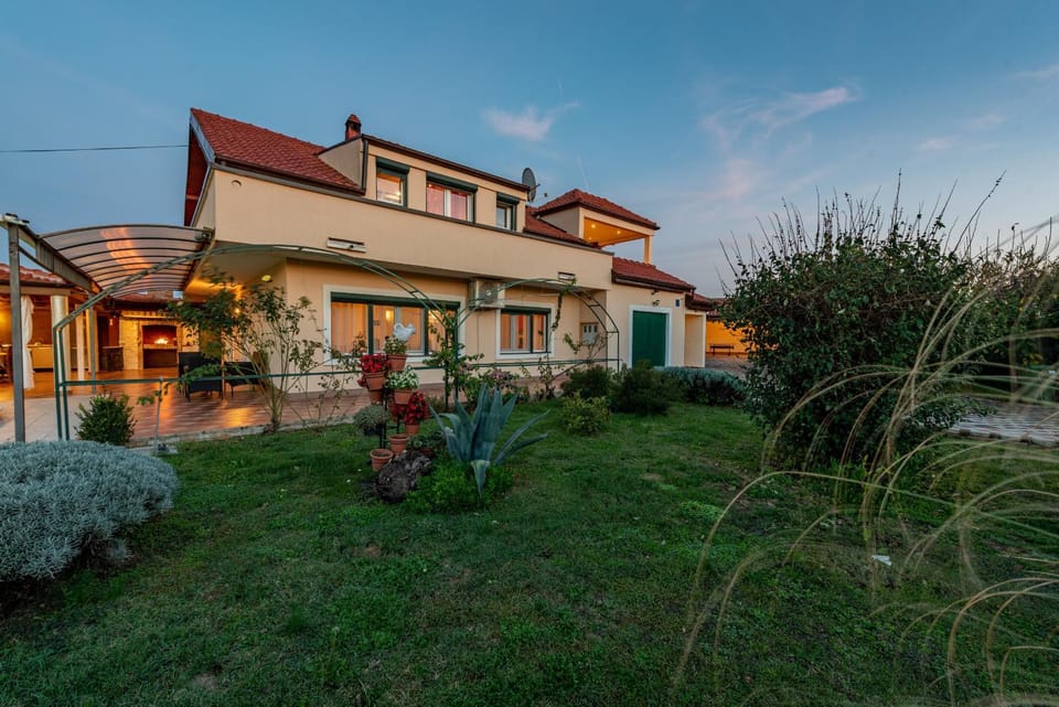 Patio, Garden, Garden view