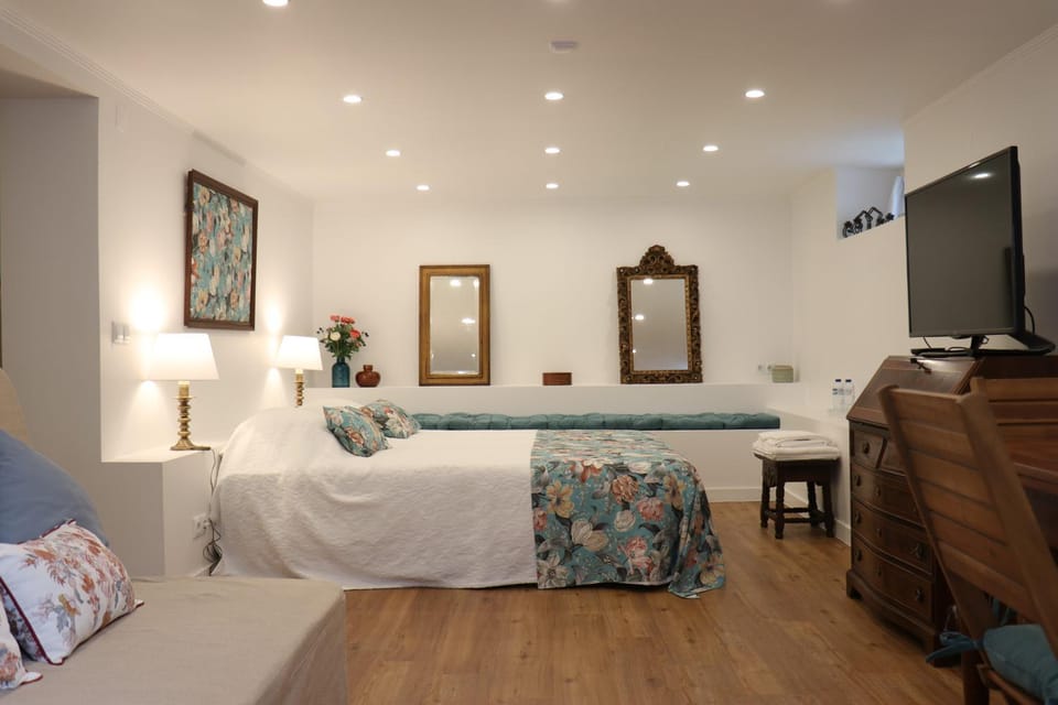 Bed, TV and multimedia, Living room, Bedroom