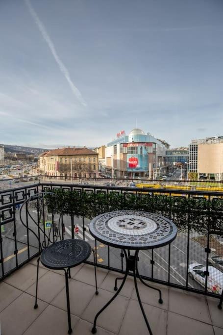 Property building, Patio, Day, View (from property/room), Balcony/Terrace, City view
