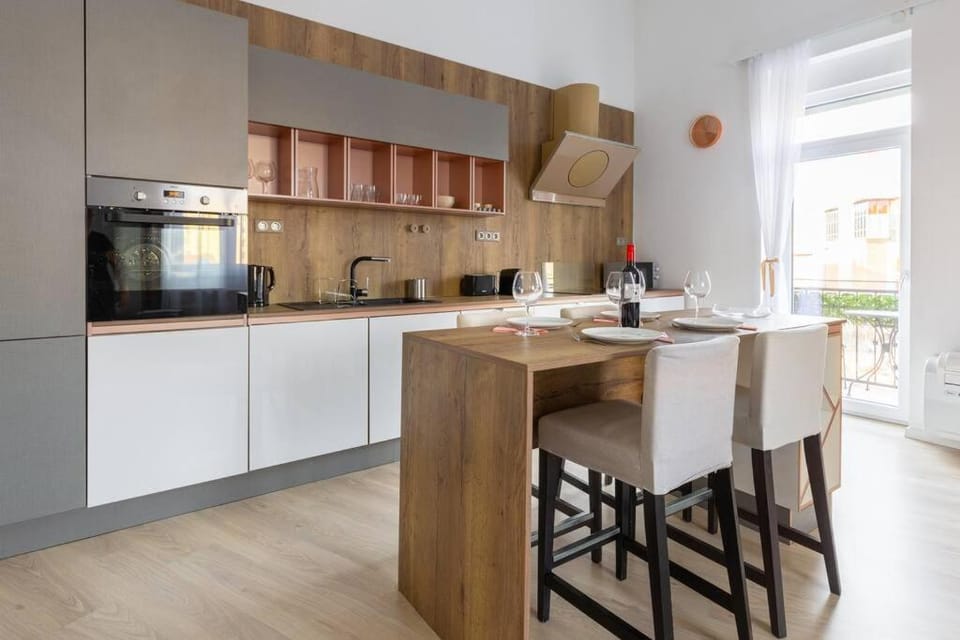 Coffee/tea facilities, Kitchen or kitchenette, Dining area, minibar, pet friendly, stove, toaster