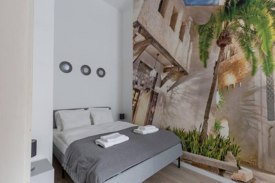 Bed, Photo of the whole room, Bedroom, towels
