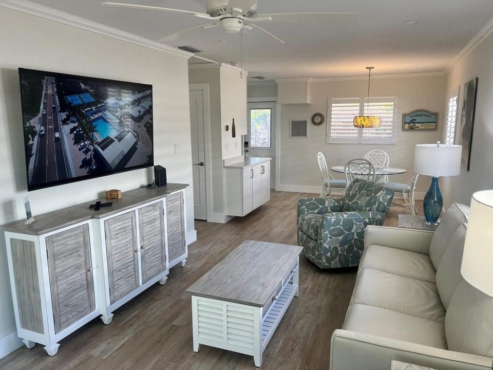 Villa 14 - Premium W&D Villa in Siesta Beach