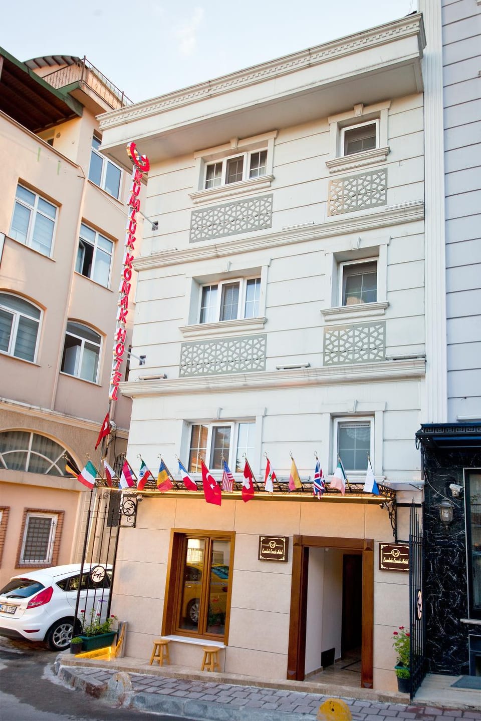 Property building, Facade/entrance