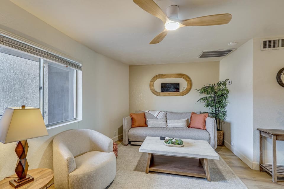 Newly Renovated Condo w/ Pool in Lake Havasu City! House in Lake Havasu City