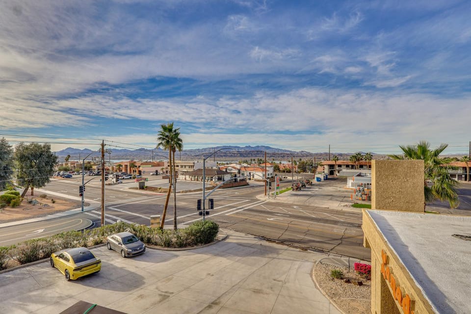 Newly Renovated Condo w/ Pool in Lake Havasu City! House in Lake Havasu City