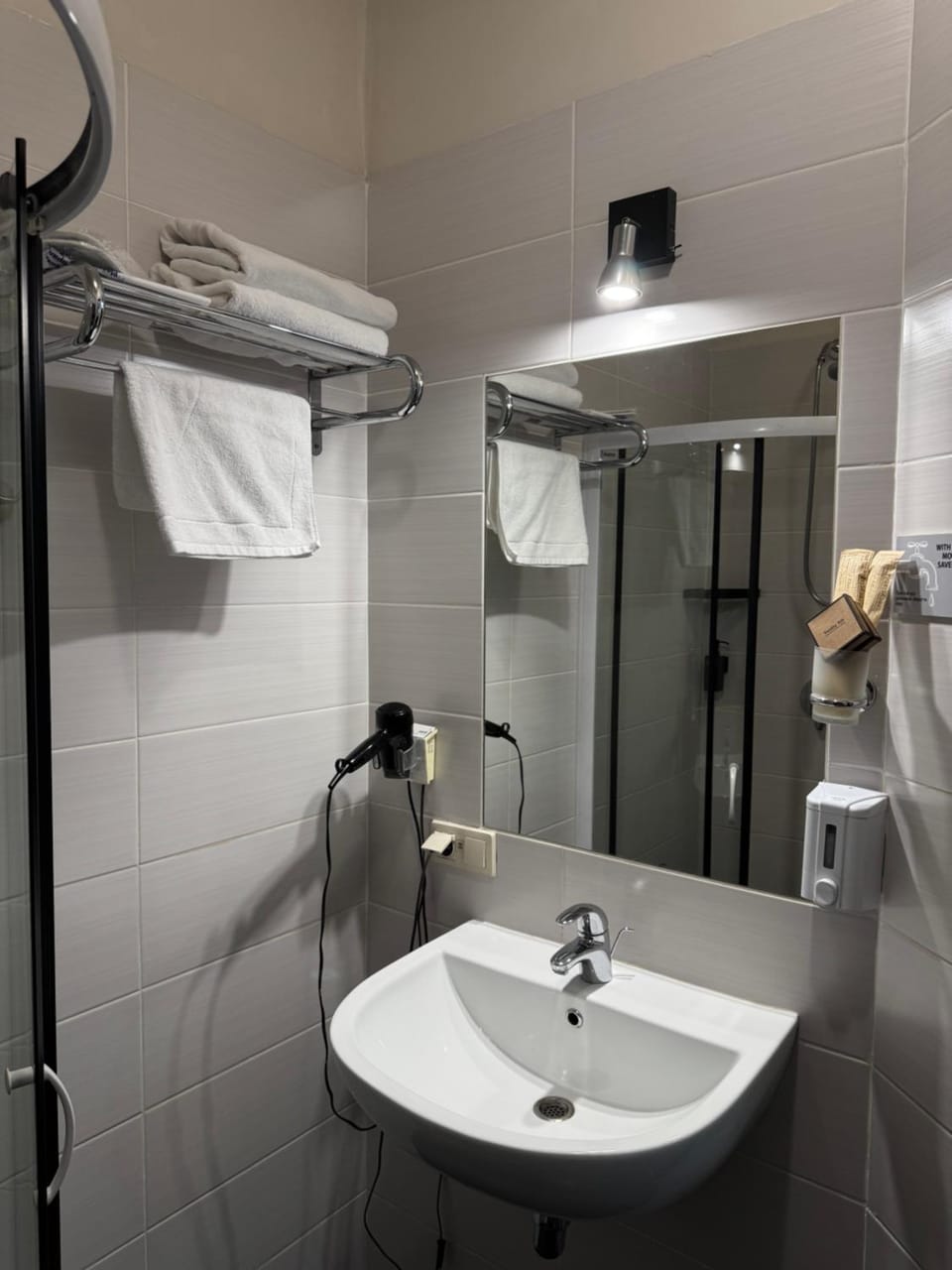 Shower, Bathroom, towels