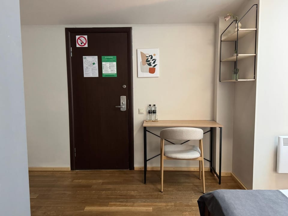 Kitchen or kitchenette, Dining area, hair dresser