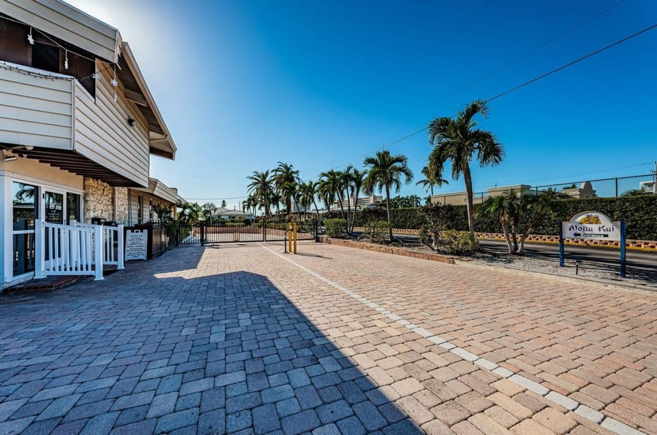 Villa 56 - Premium Plus W&D Villa in Siesta Beach