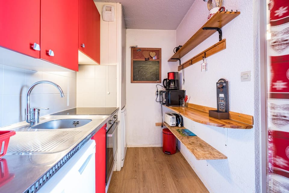 Kitchen or kitchenette, Living room