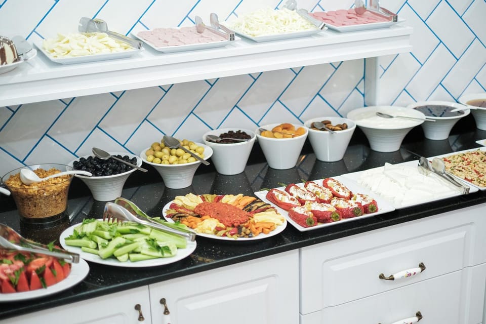 Restaurant/places to eat, Food and drinks, Buffet breakfast