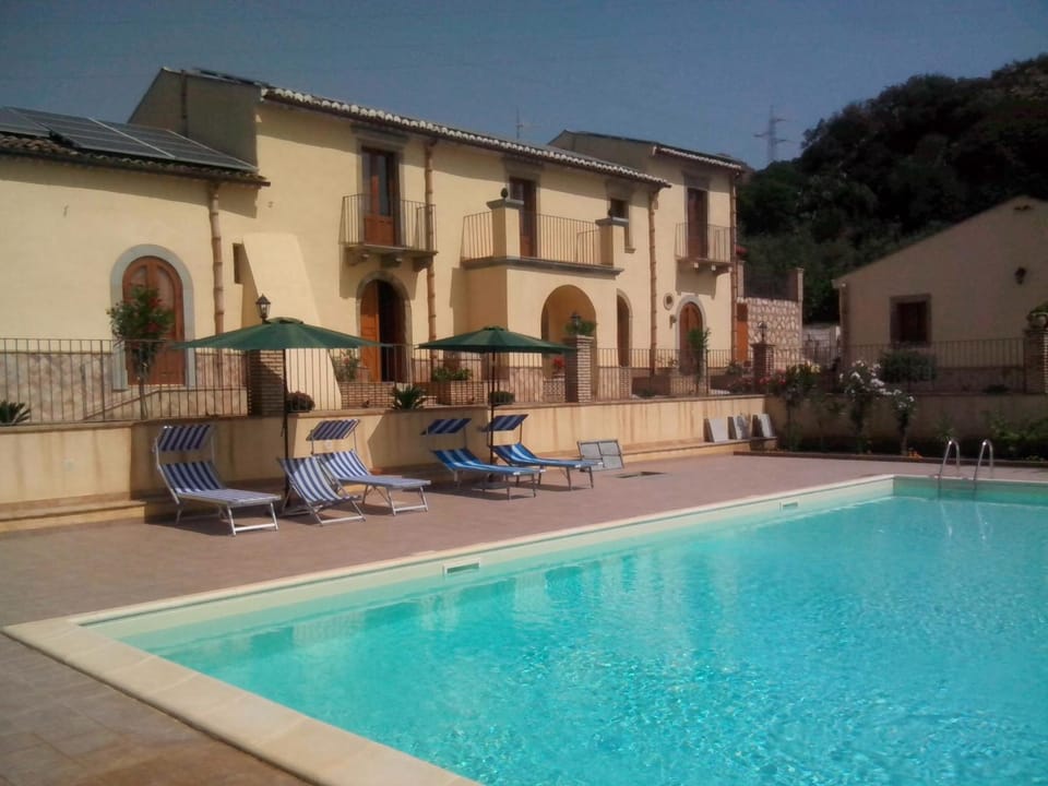Facade/entrance, Swimming pool, Swimming pool