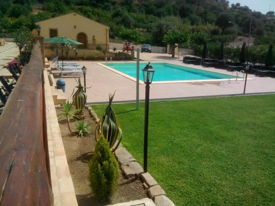 Facade/entrance, Garden, Swimming pool, Swimming pool