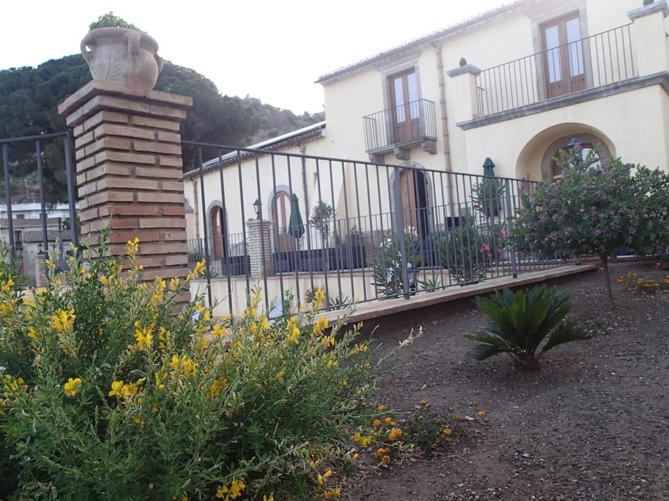 Facade/entrance, Facade/entrance