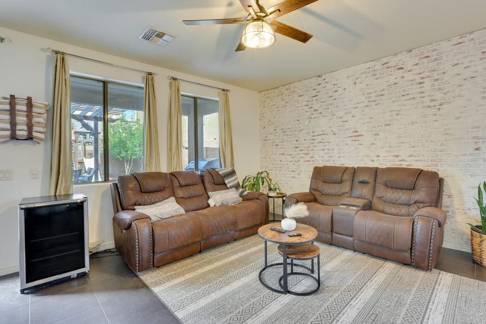 Luxe Family Home w/ Pool, 13 Mi to Dtwn Phoenix! House in Laveen Village
