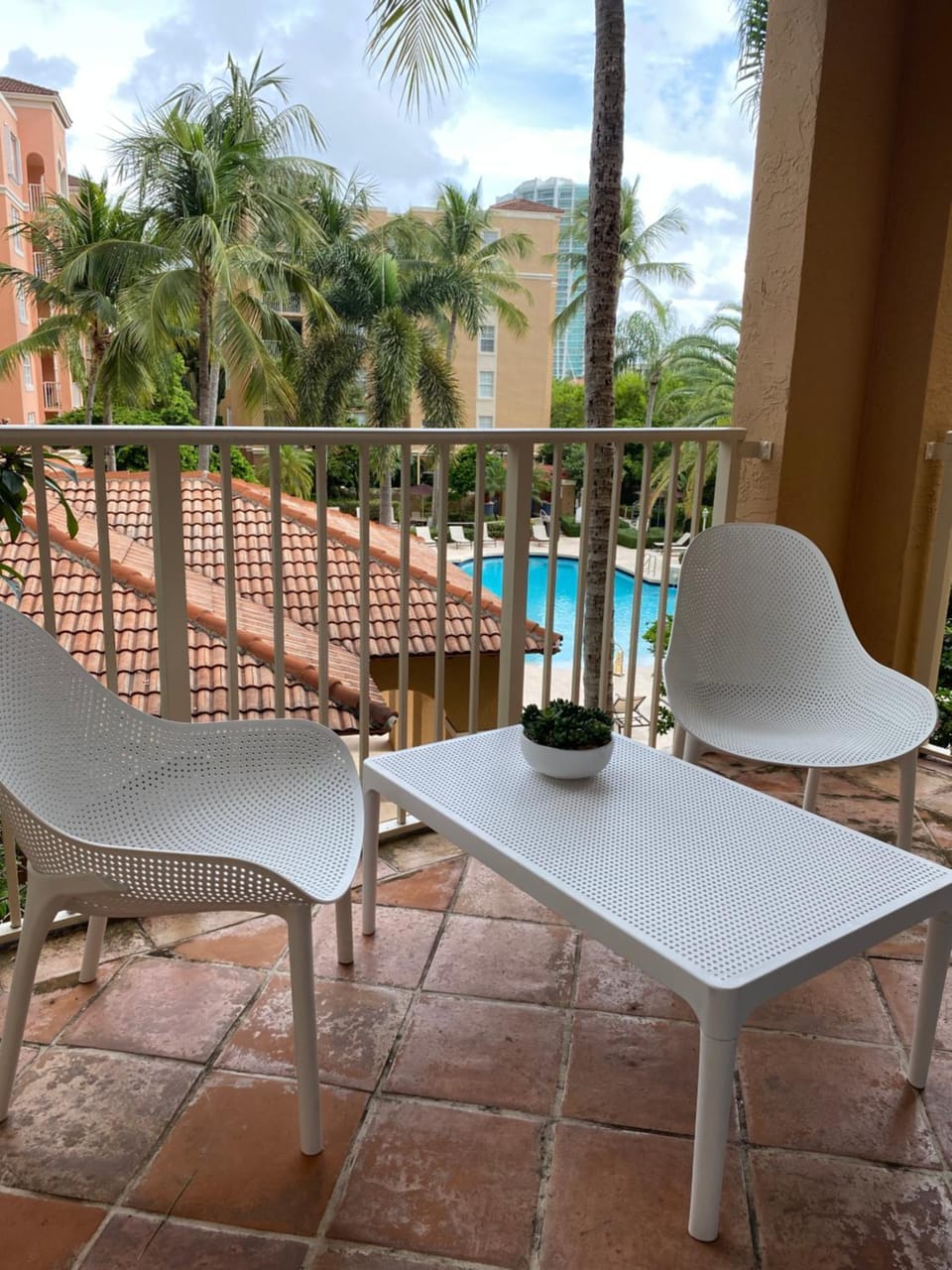 Deluxe Yacht Club Condo Near the Beach Apartment in Aventura