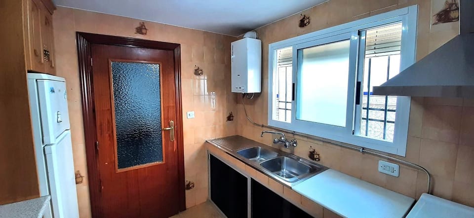 Kitchen or kitchenette, Inner courtyard view
