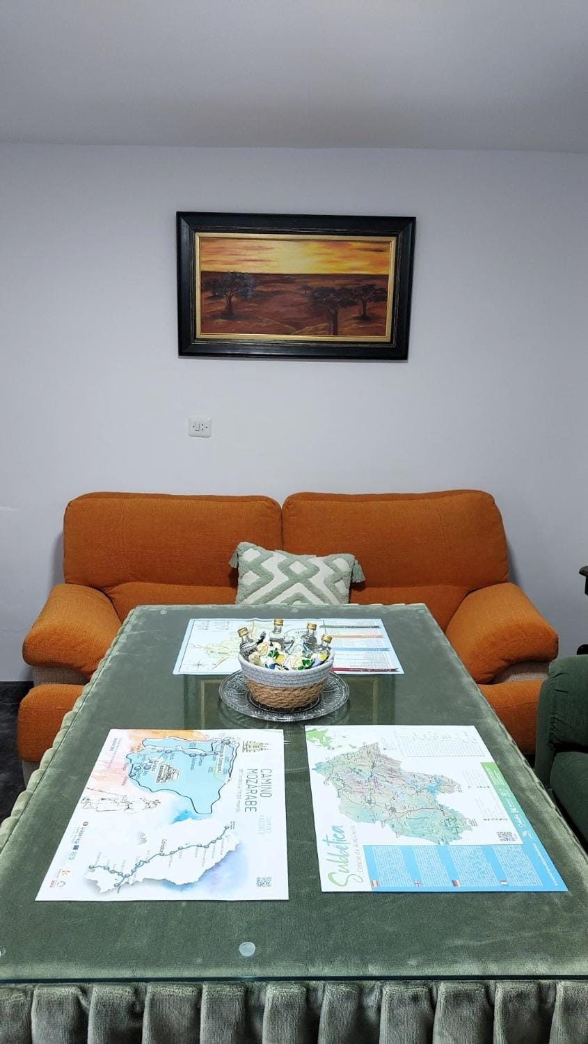 Communal lounge/ TV room, TV and multimedia, Living room, Dining area, internet