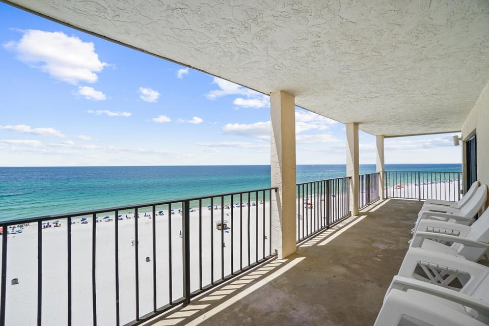 View (from property/room), Balcony/Terrace, Seating area, Beach, Sea view