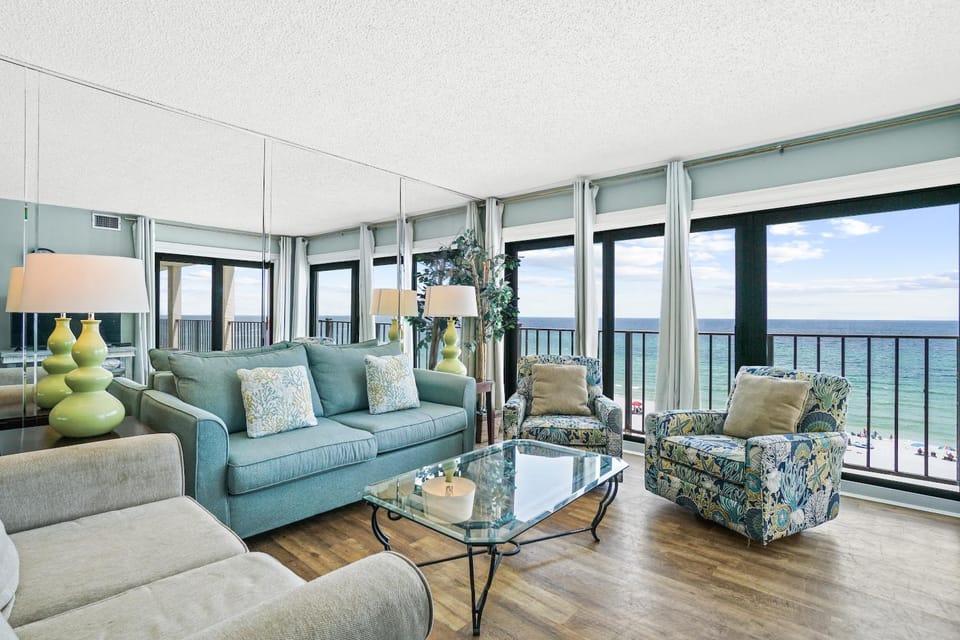 View (from property/room), Balcony/Terrace, Living room, Seating area, Sea view